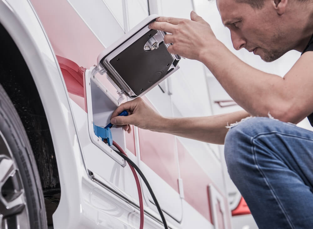 rv-caravaning-technician-2021-04-03-14-12-57-utc